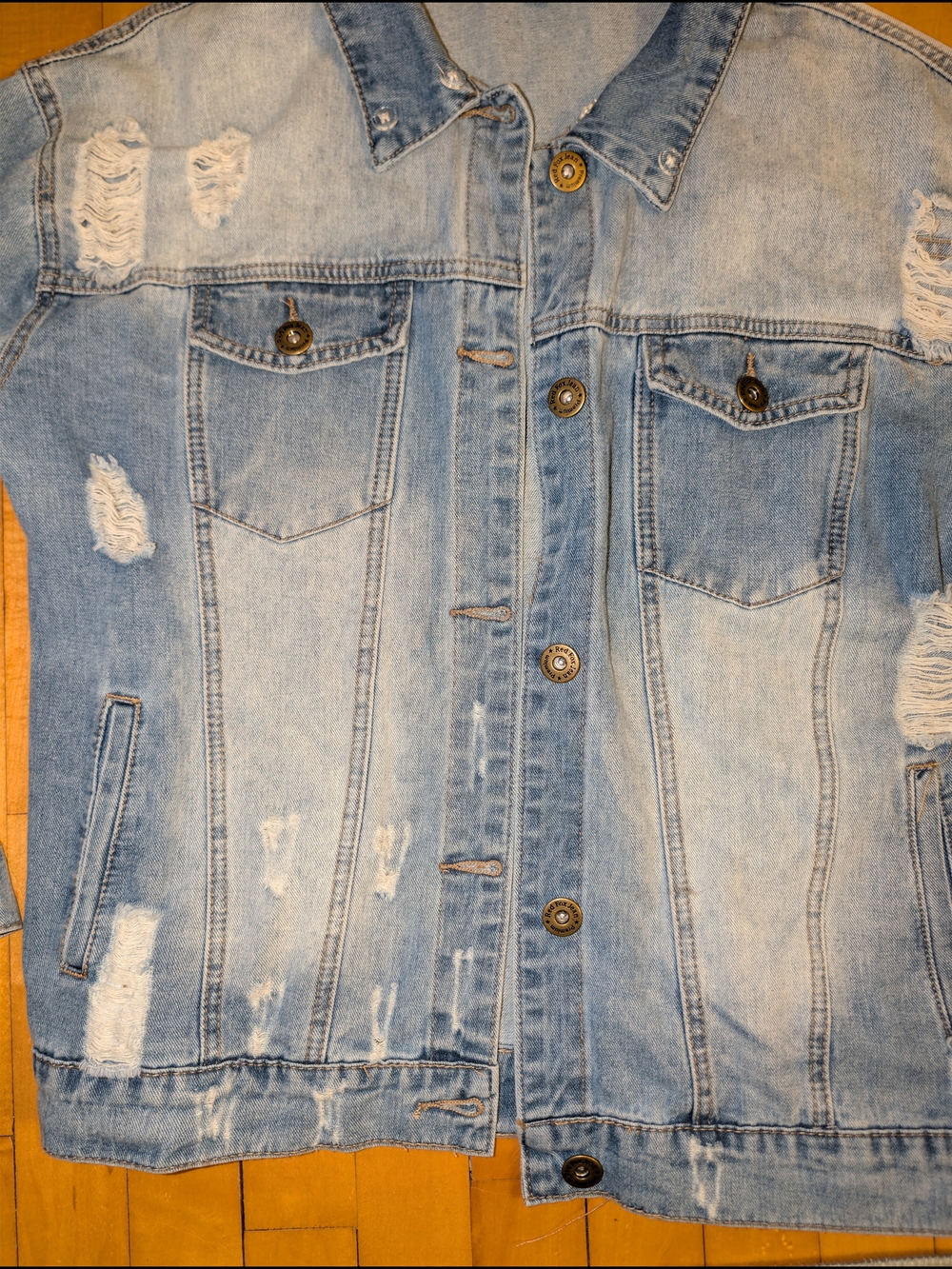 Red Fox Women's Light Wash Distressed Denim Jean Jacket Casual Spring rocker